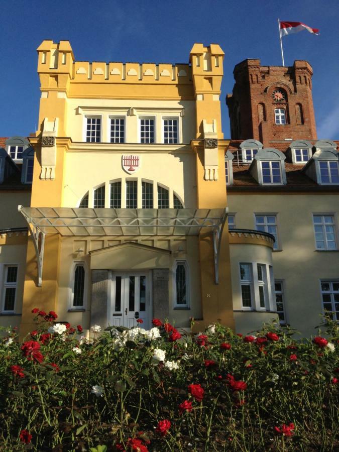 Schloss Lelkendorf - Fewo Parkblick Exterior photo